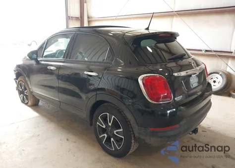 2016 Fiat 500X Easy z USA, uszkodzony, nr VIN ZFBCFYBT2GP379380